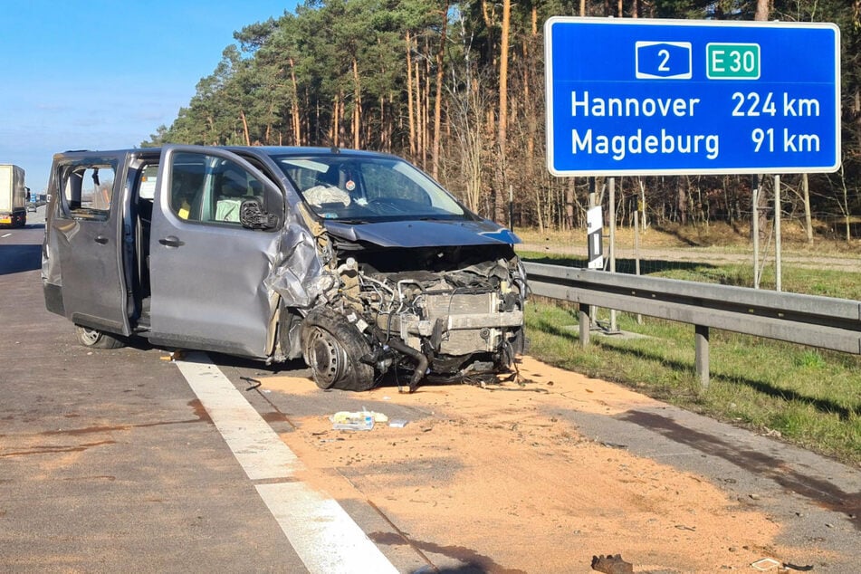 Unfall A2: Auffahrunfall auf der A2 bei Lehnin: Mehrere Menschen verletzt