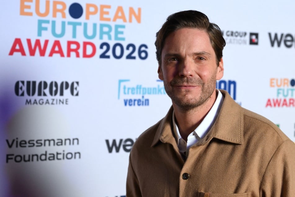 Sein Leben zwischen Deutschland und Spanien möchte Daniel Brühl (48) trotz aller Herausforderungen nicht aufgeben.