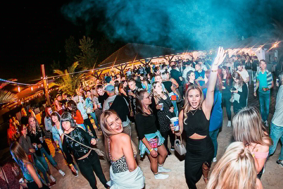 Bei dieser Beachparty in Zwickau bebt die Erde, also am Samstag (14.6.) unbedingt beim Espitas Chill'y'Beach vorbeischauen.