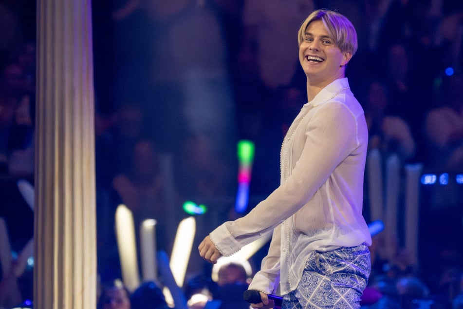 Vincent Gross (28) performte bei "Immer wieder sonntags" seinen Song "Ouzo", wollte ursprünglich jedoch "Camping" darbieten.