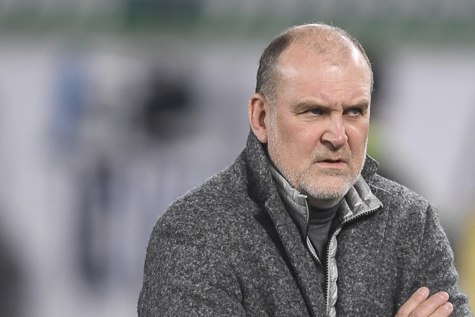 Wolfsburgs Geschäftsführer Jörg Schmadtke (57) sieht zwar den Rückrundenstart nicht in Gefahr, rechnet aber mit Spielverlegungen.