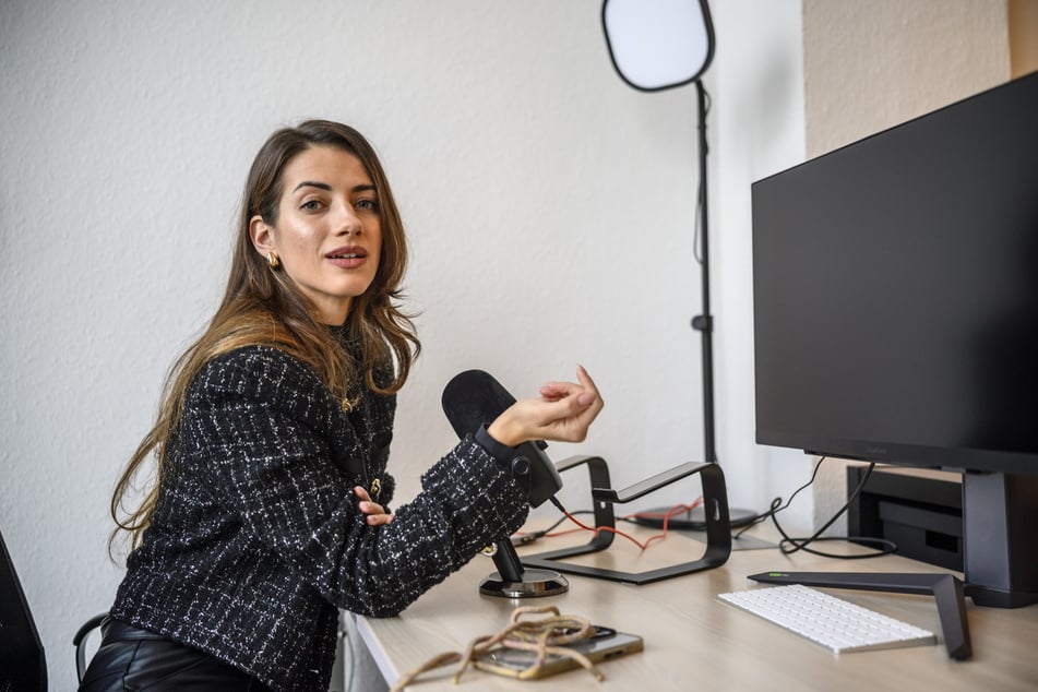 Anwältin Martina Flade (33) klärte auf Social Media über den Glühweintassen-Irrtum auf.