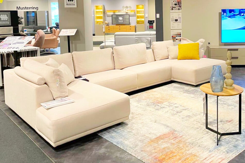 Jeder, der zwischen den Jahren frei hat, sollte bei MÖBEL MARTIN vorbeischauen. Hier gibt's satte Angebote für Möbel und Küchen.