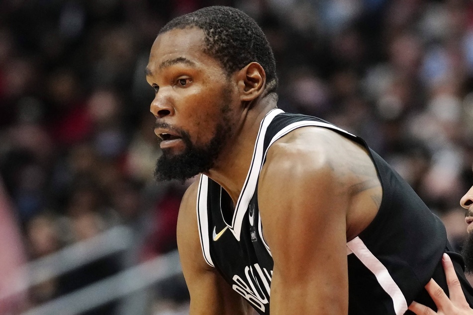 Nets forward Kevin Durant scored a game-high 34 points against the Sixers.