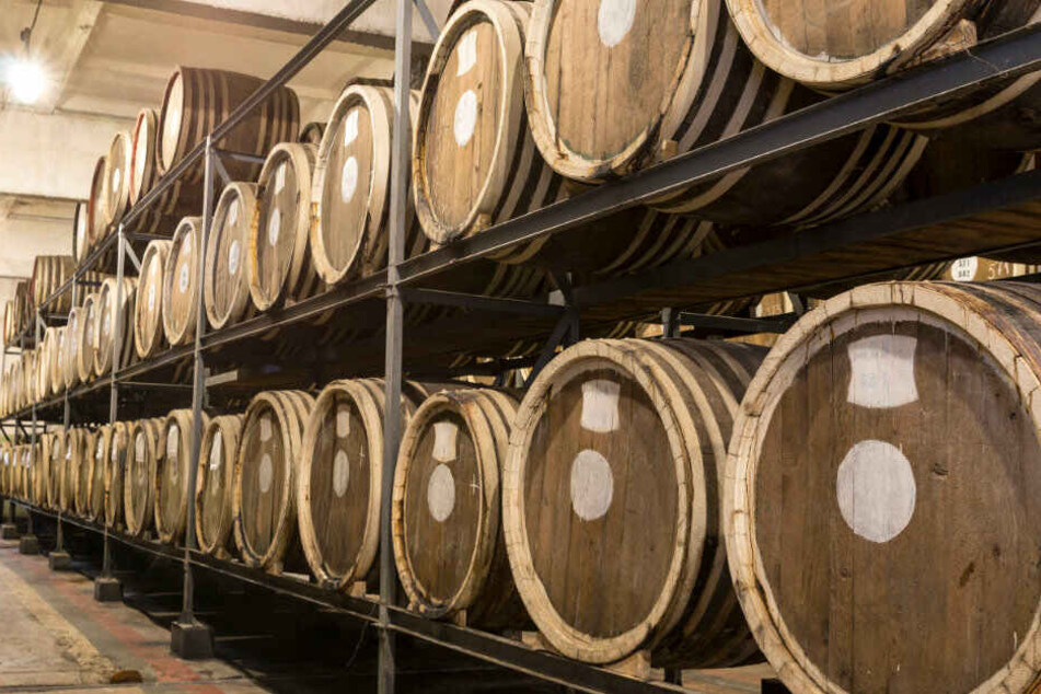 Sogar ein Whiskeyfass aus Schottland ging als Erbe an NRW. (Symbolbild)