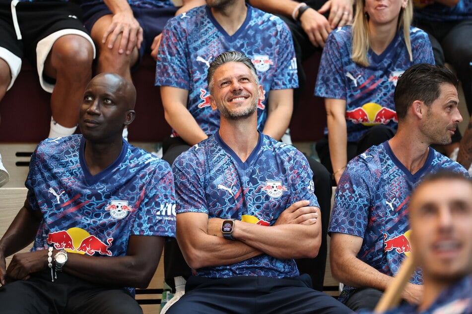 Martín Demichelis (45, m.) freute sich über das Ergebnis der Auslosung.