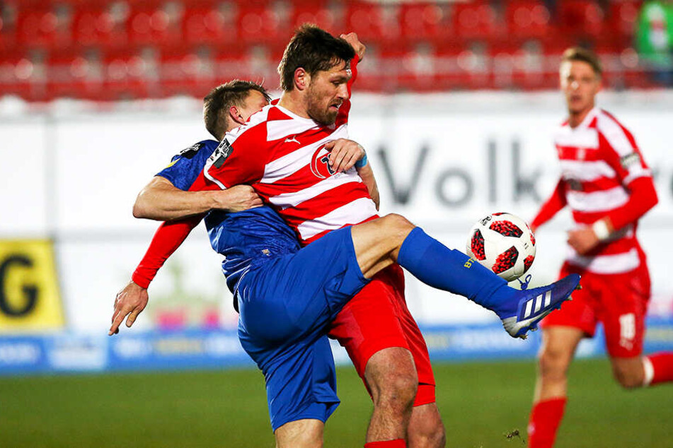 Ackerte, rackerte, aber es kam nicht dabei heraus: FSV-Stürmer Ronny König.