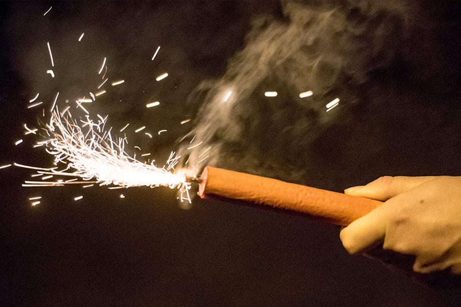 Die 14-Jährige erlitt durch die Knallerei einen Hörsturz. (Symbolbild)