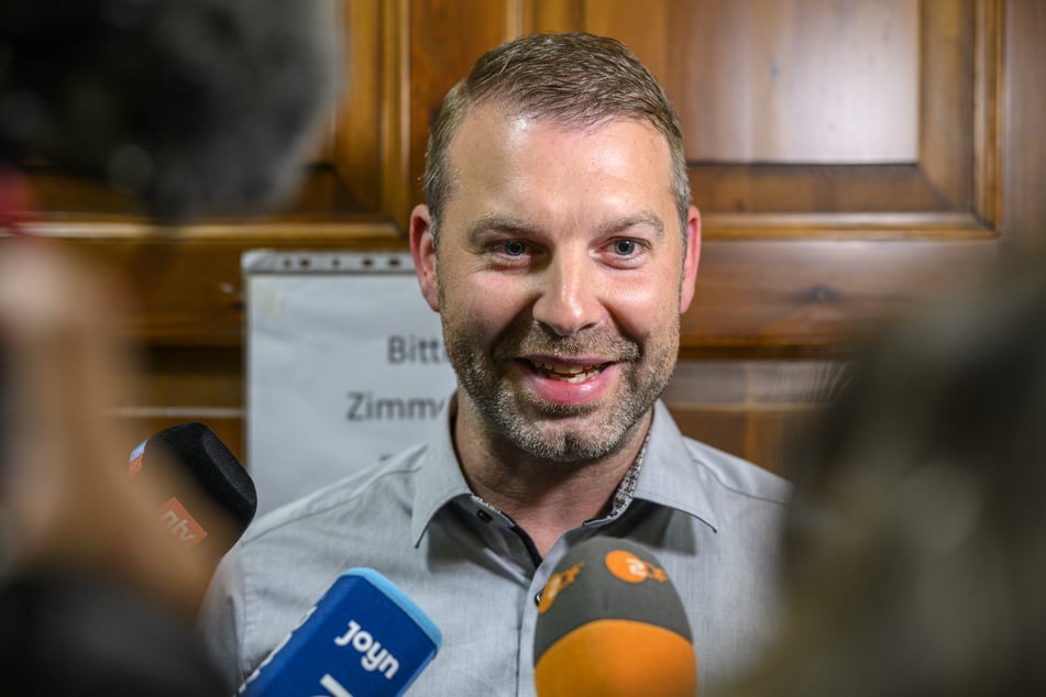 Marcus Hoffmann (41, CDU) wurde zum neuen Oberbürgermeister in Aue-Bad Schlema gewählt - doch sein Amt darf er wohl vorerst nicht antreten.