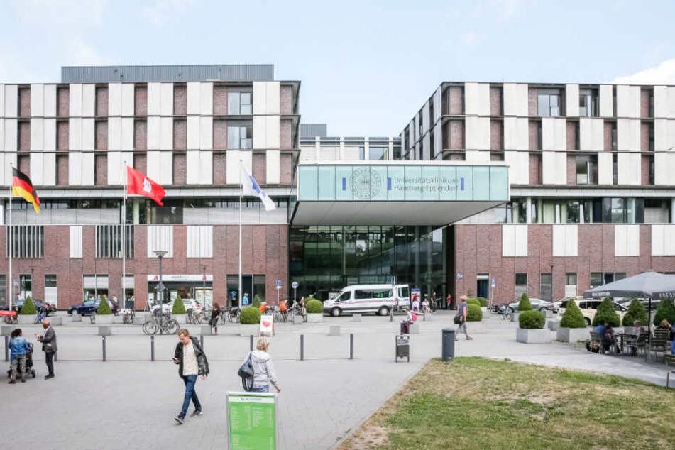 Hautpgebäude und Haupteingang des Universitätsklinikums Eppendorf (UKE)