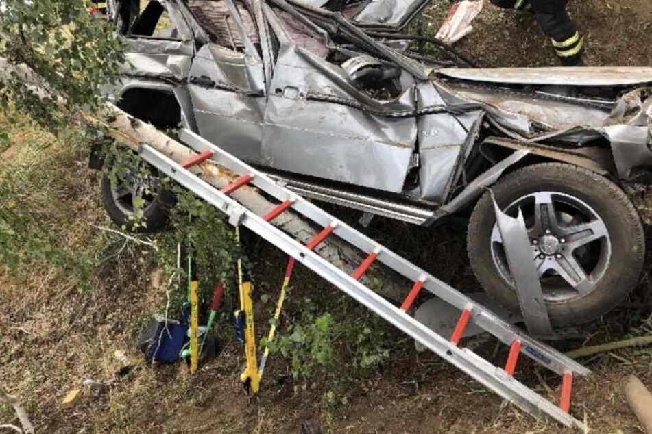 Die Feuerwehr musste den eingeklemmten Mann befreien.