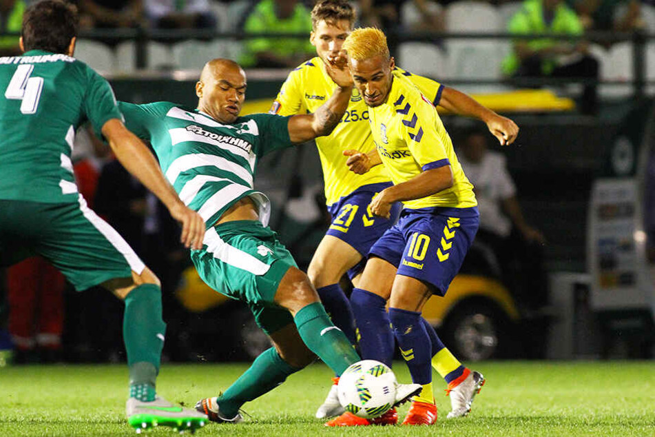 Hany Mukhtar (r.) im Einsatz für Bröndby IF Kopenhagen in den Europa-League-Play-offs 2016 gegen Panathinaikos Athen.