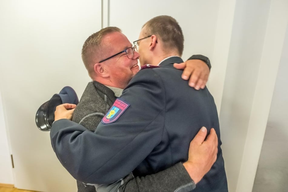Große Freude: Nach dem Freispruch war nicht nur Ray Lange die Erleichterung anzusehen.