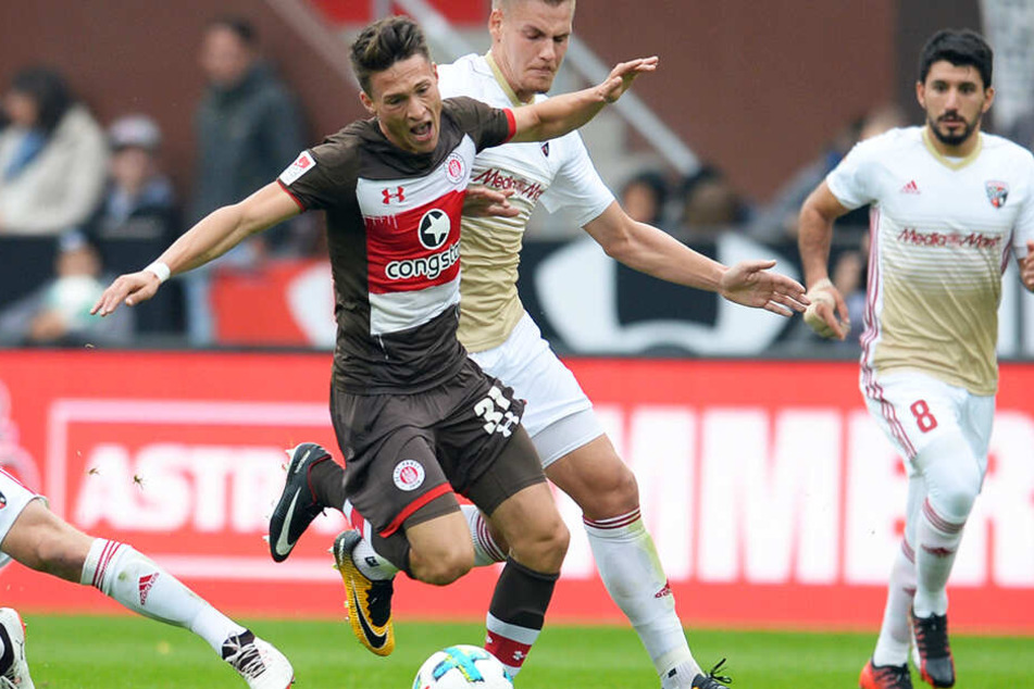 Maurice Litka (l., hier noch im Trikot seines Ex-Clubs FC St. Pauli, soll von Kevin Großkreutz ins Gesicht geschlagen worden sein.