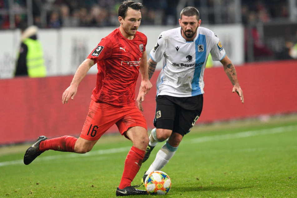 Mit Sascha Mölders (r.) drehten die Löwen in der ersten Halbzeit zur Führung auf.