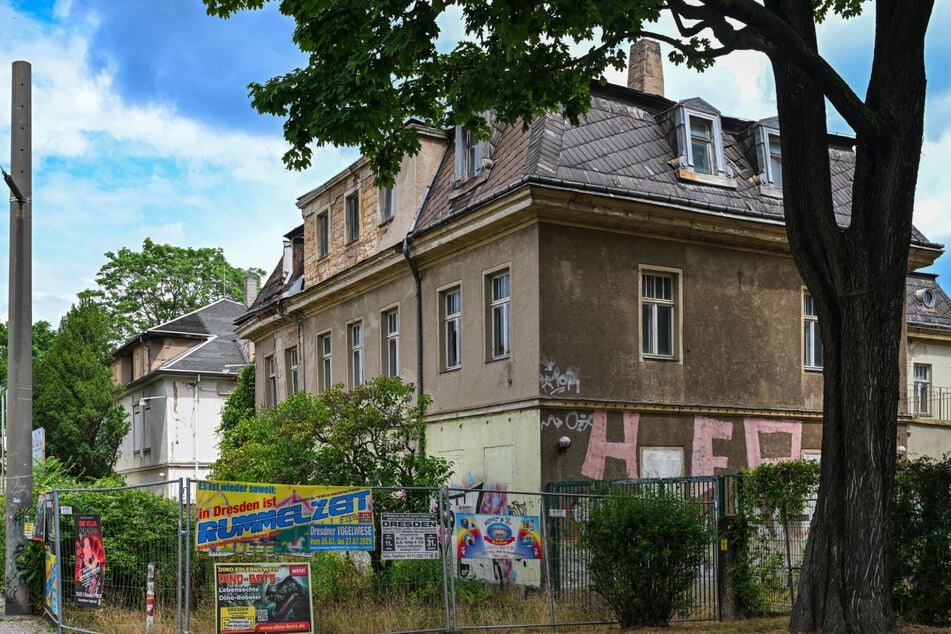 Mit dieser Villa soll im Herbst die Sanierung beginnen.