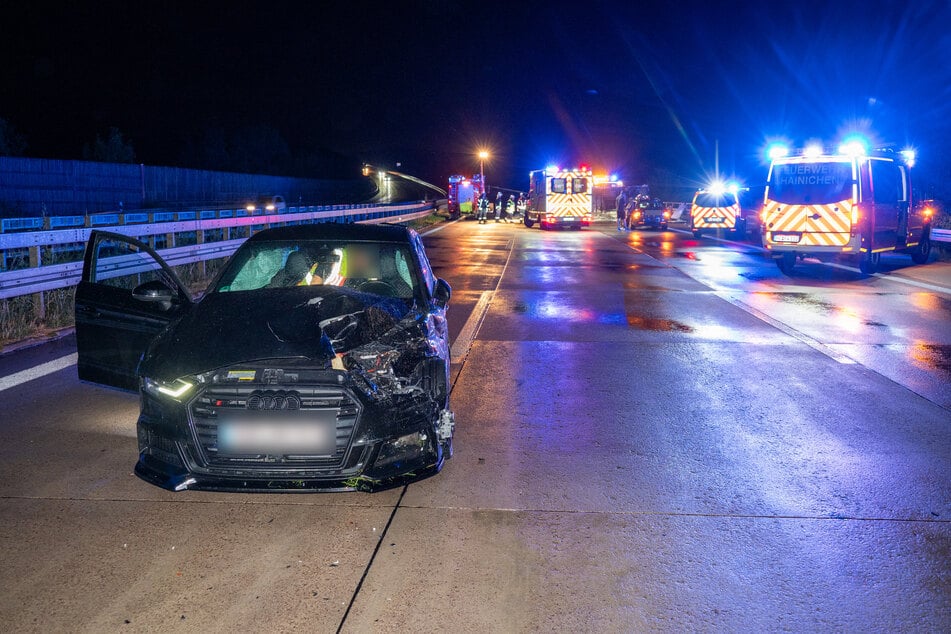 Auch ein Audi wurde massiv beschädigt.