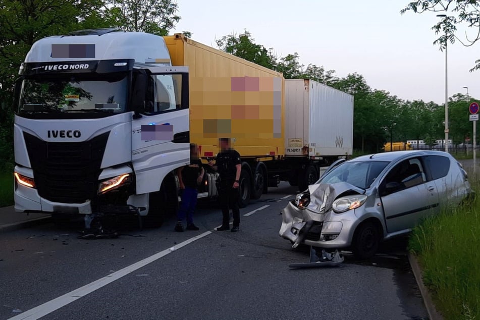 Alkoholisierter Lastwagen-Fahrer in Unfall verwickelt! 22-Jähriger schwer verletzt