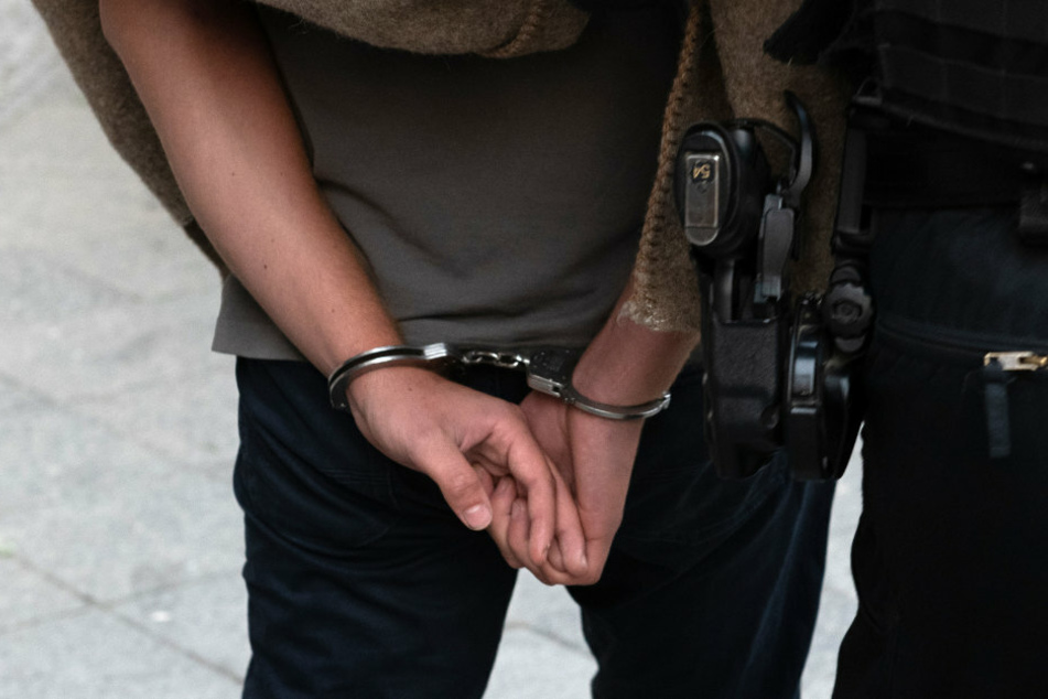 Schlag gegen kriminelle Araber-Clans: Polizei führt Großrazzia durch