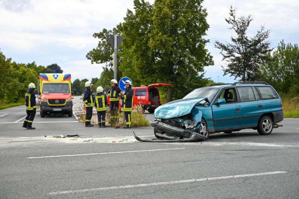 Der Fahrer des Opel Astra konnte den Unfall nicht mehr verhindern und krachte in den Hyundai.