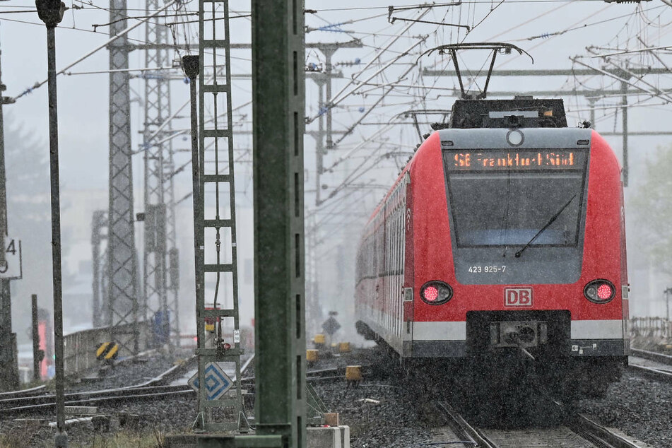 Frankfurt: Behinderungen auf Bahnstrecke zwischen Frankfurt und Bad Vilbel: Damit müsst Ihr ab Montag rechnen