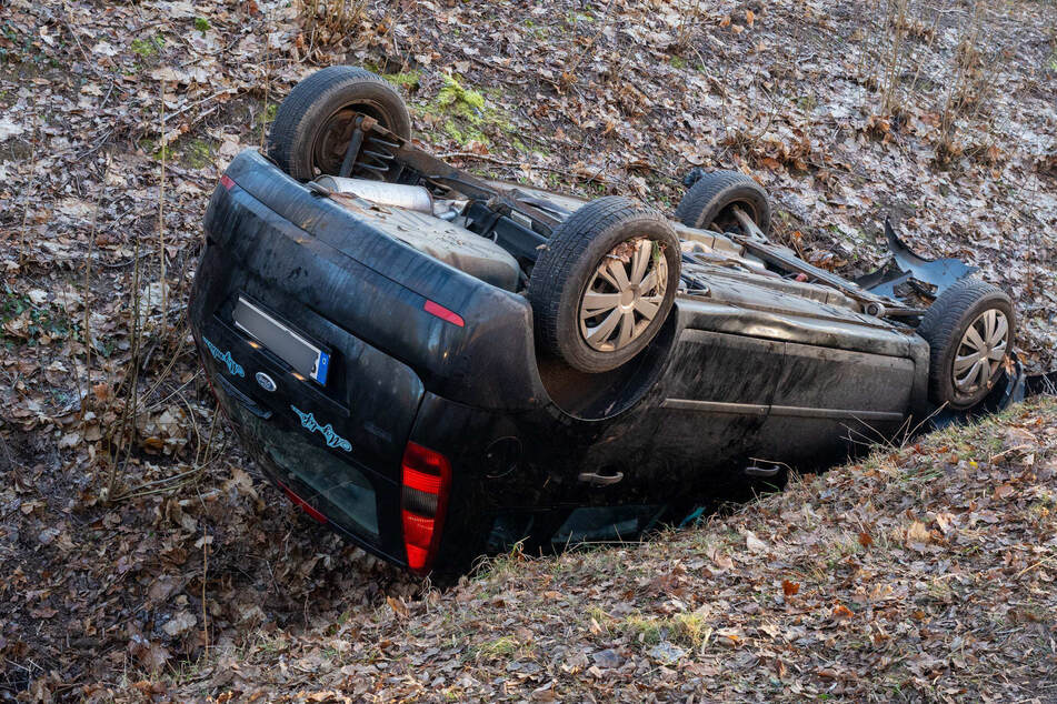 In Görlitz schlitterte ein Auto von der Straße.