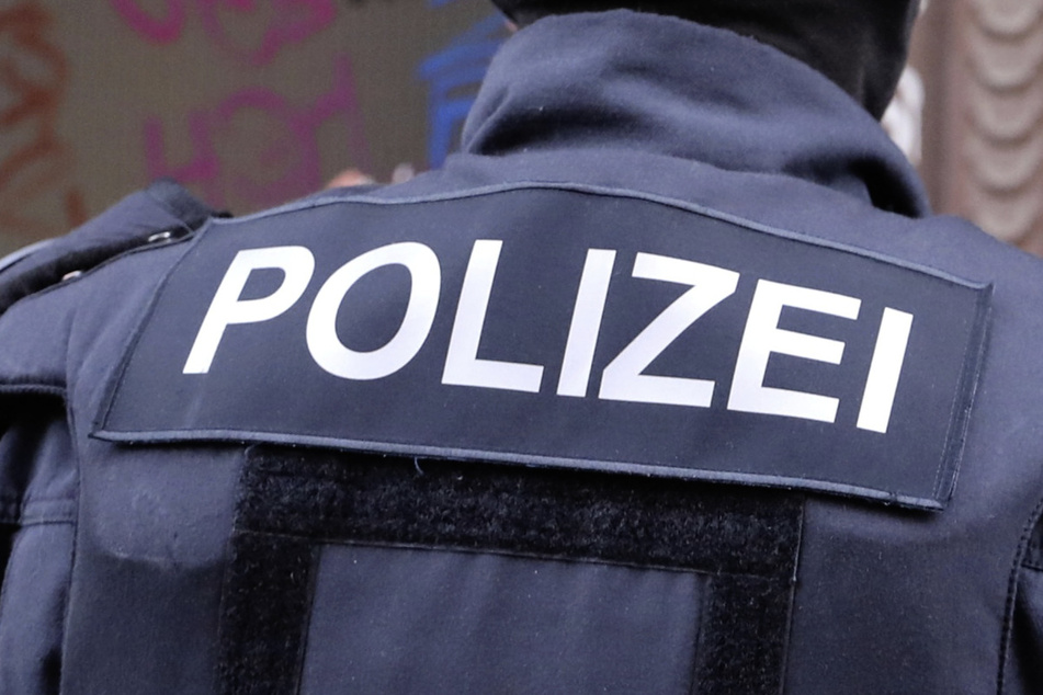 Dresden: Aggressiver Club-Gast verletzt Besucher und geht auf Polizisten los