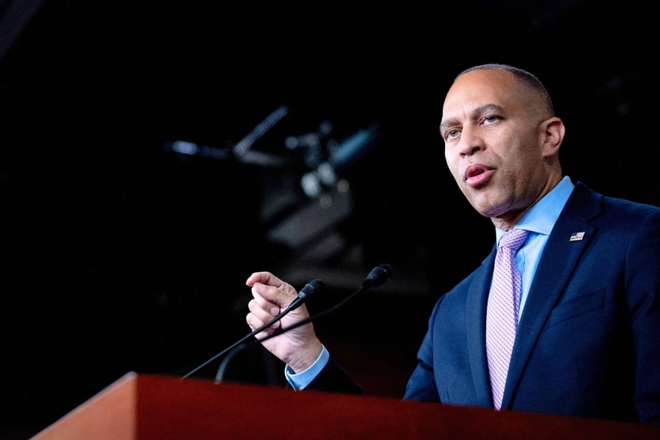 Democratic lawmakers receive bomb threats on Thanksgiving signed "MAGA"