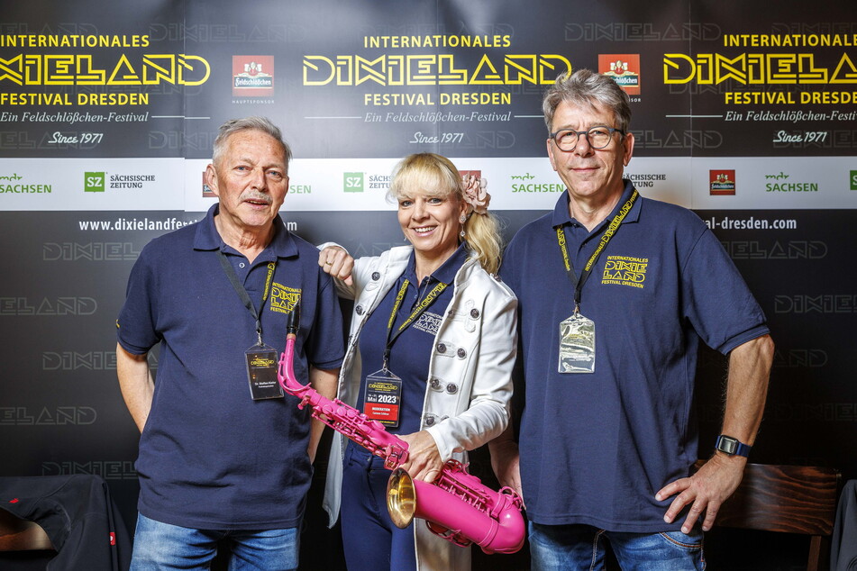 Dixieland ist ihre Leidenschaft: Festival-Chef Steffen Kiefer (67, l.), Musikerin Carmen Schlese (48) und Festival-Sprecher Hendryk Meyer (59).