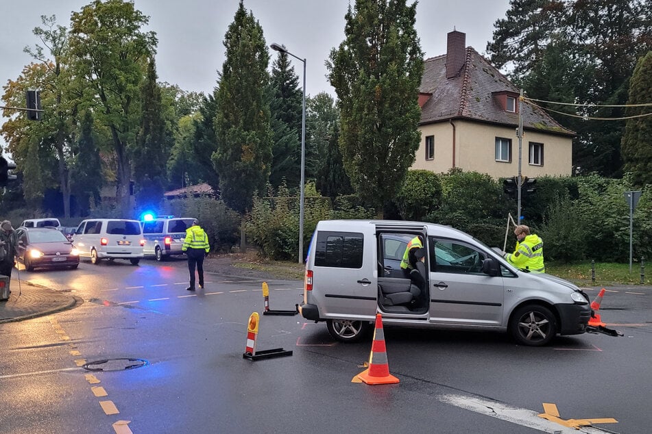 Der Verkehr wurde an der Unfallstelle vorbeigeleitet.