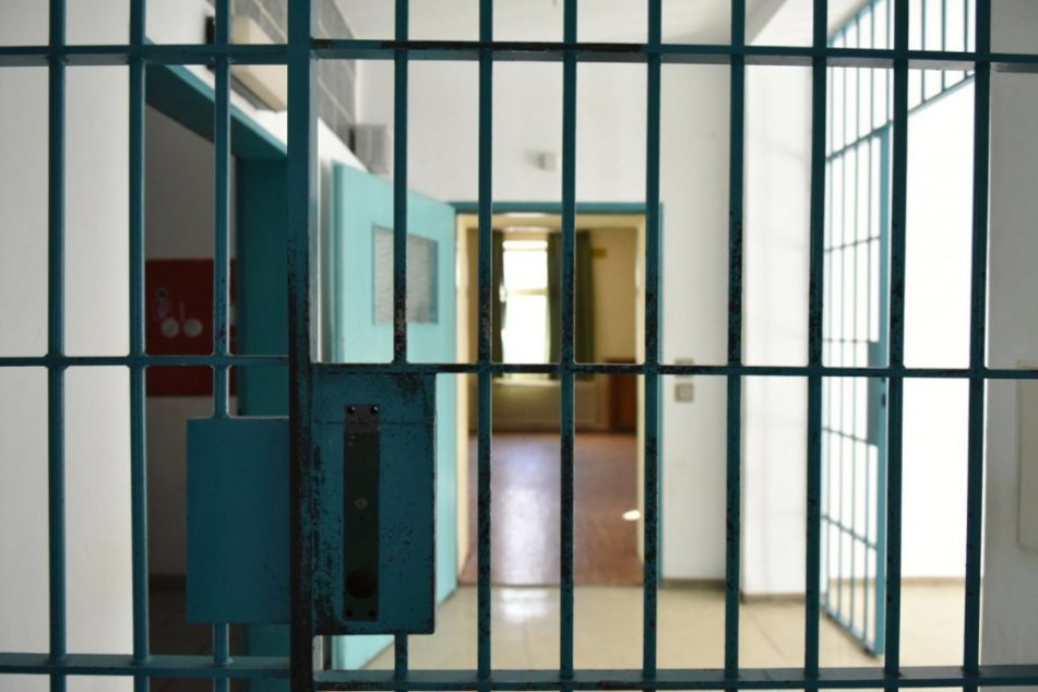 Der Polizeieinsatz im Gefängnis forderte vier Menschenleben, darunter waren drei Polizisten. (Symbolbild)