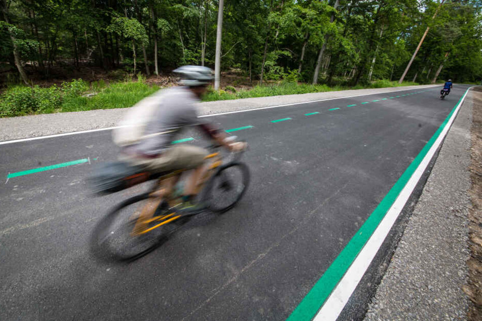 In Baden-Württemberg bereits umgesetzt, in Köln noch in der Planung: ein Radschnellweg.
