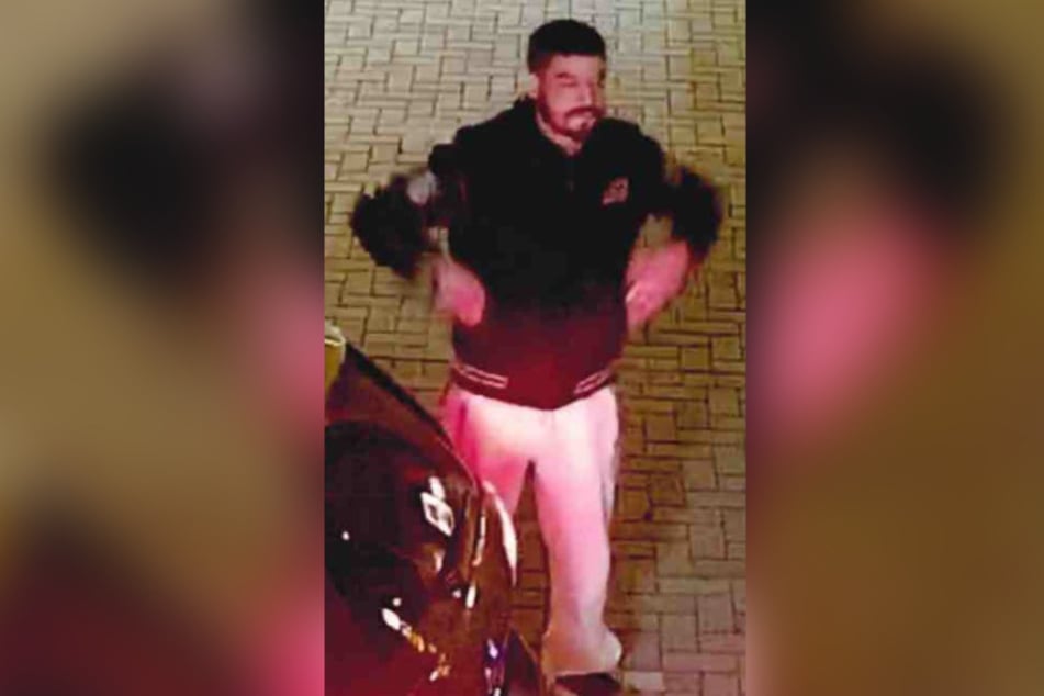 Die Bonner Polizei sucht nach diesem Mann.
