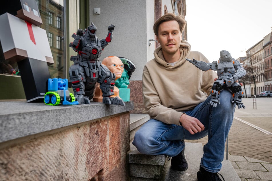 Alexander Cernyh (30) hat ein kleines Büro auf dem Brühl Boulevard zur Förderung von Kindern.