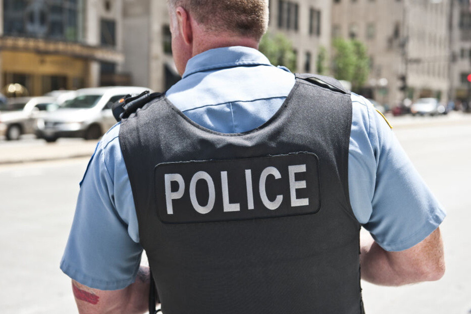 Die Polizei verhaftete den Spanner. Auf ihn könnte eine hohe Strafe zukommen. (Symbolbild)