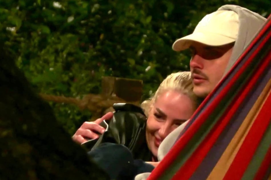 Nach ihrem Sex-Malheur bei "Der Promihof" baten die Reality-Stars die Produktion um die Pille danach.