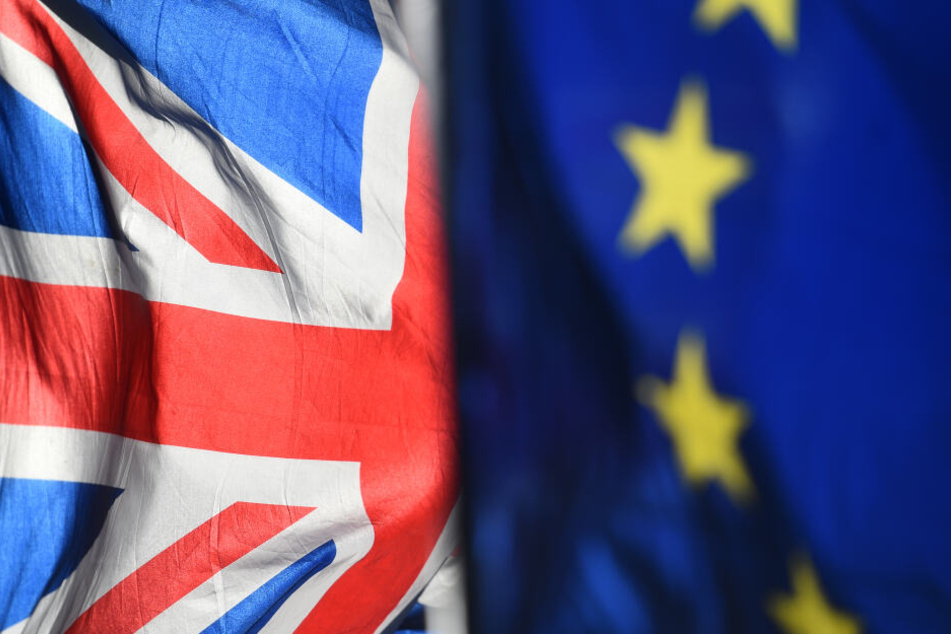 Noch wehen die Britische und die Deutsche Flagge in der EU Seite an Seite, doch der Wind wird sich allem Anschein nach bald drehen.