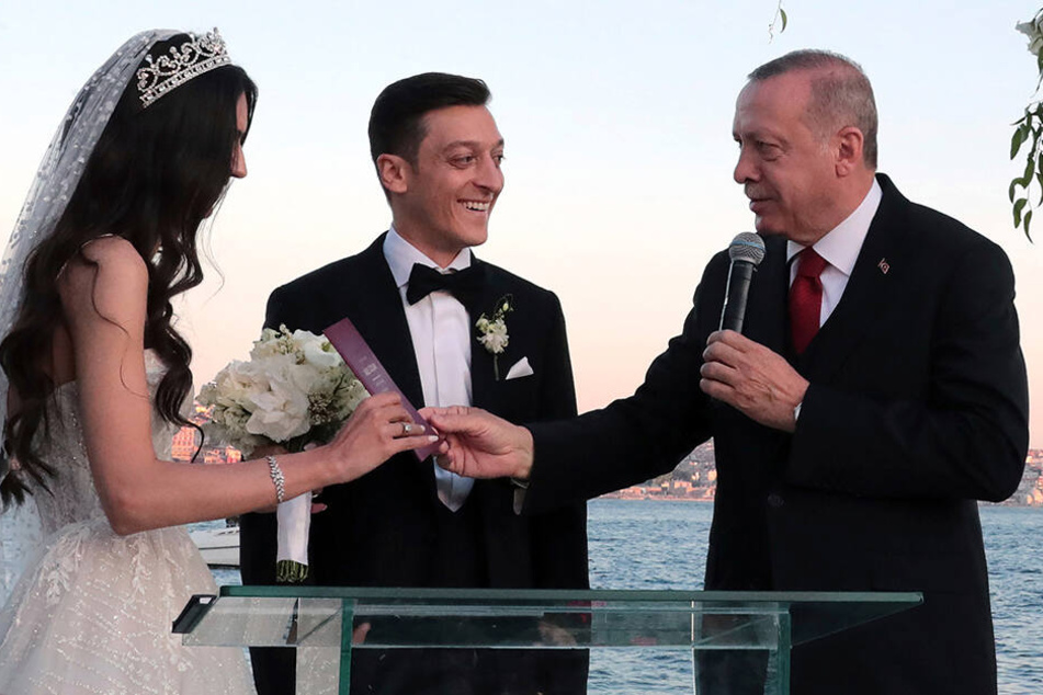 Mesut Özil heiratet Amine Gülse in Istanbul: Erdogan als Trauzeuge!