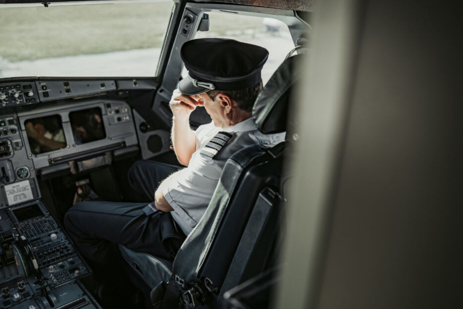 Der Copilot verstarb kurz nach der Landung.