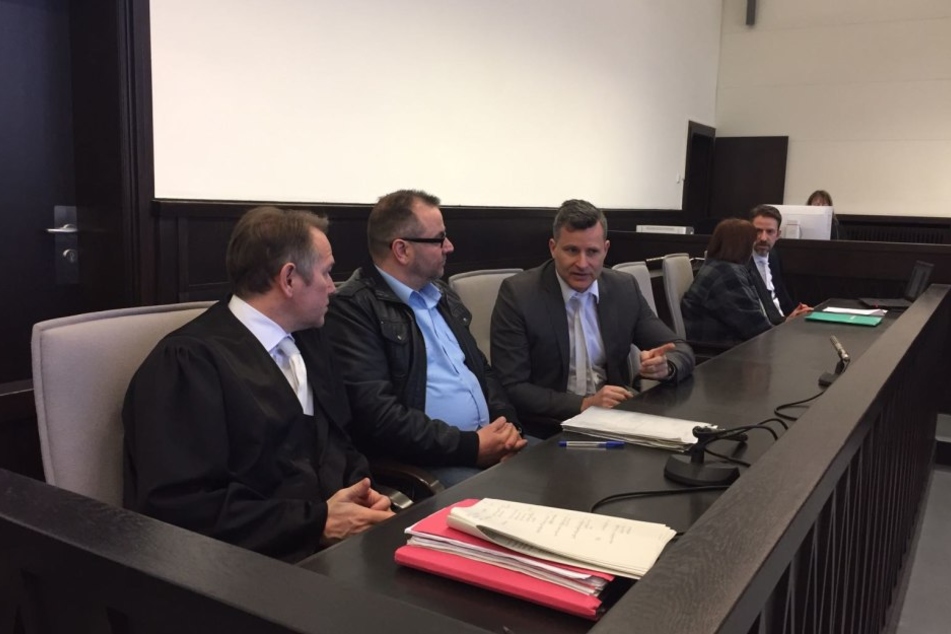 Wilfried W. hört am 16. Prozesstag nur zu.