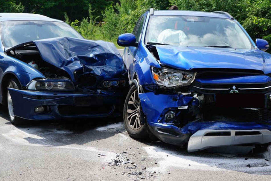 Ein Mitsubishi war mit einem BMW zusammengeprallt.