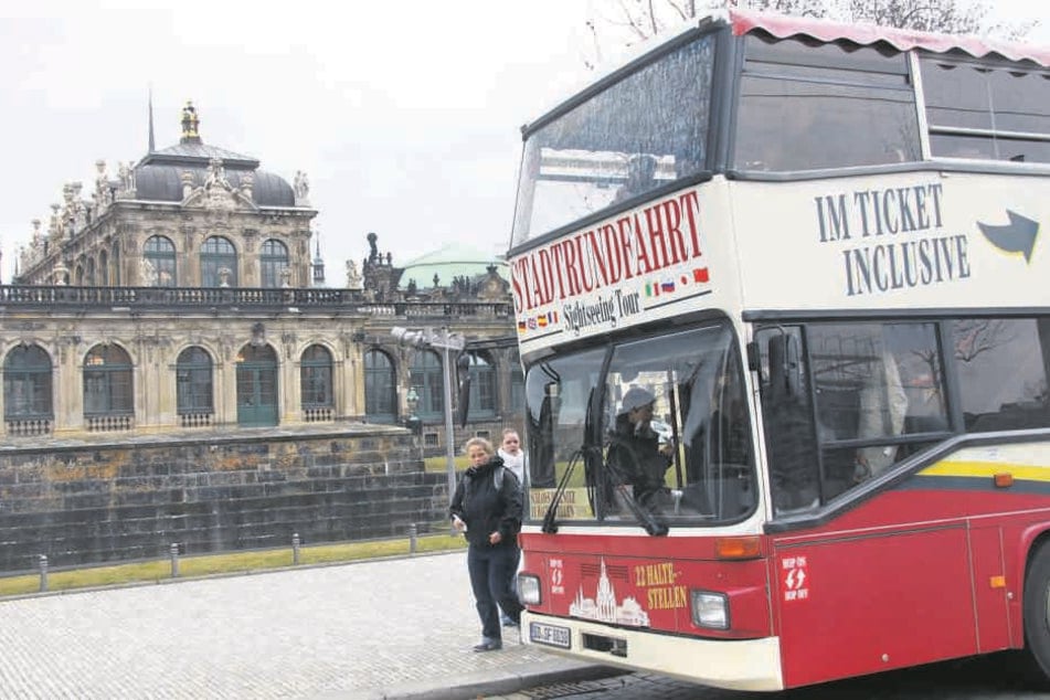 Wer heute zu zweit mit der Stadtrundfahrt Dresden entdeckt, kann seinen Liebsten gratis mitnehmen.