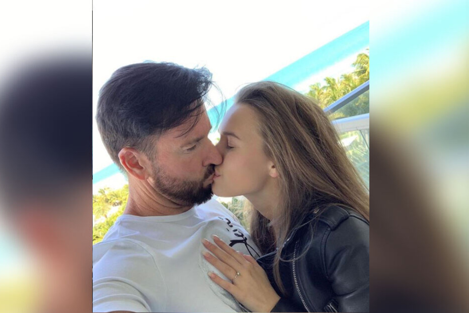 Sie liebt den DJ? Laura küsst ihren Schlager-Star Michael Wendler.