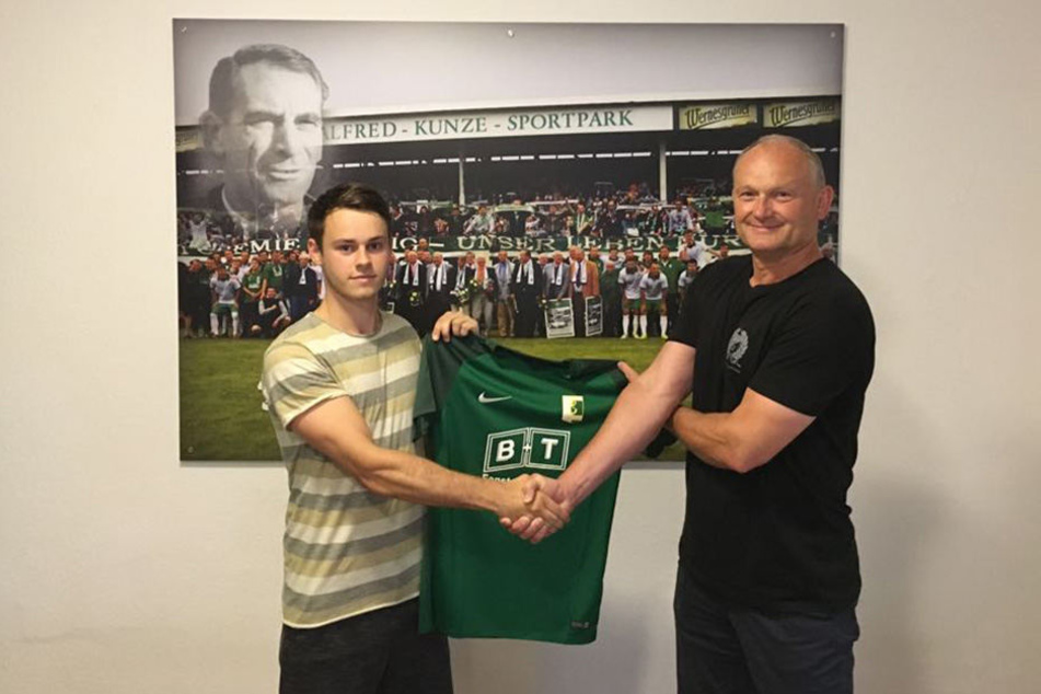 Marc Böttger (links) konnte die Verantwortlichen von Chemie Leipzig im Probetraining überzeugen.