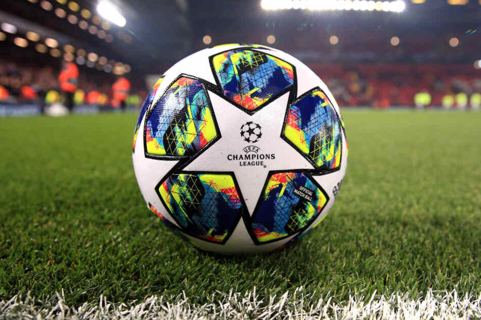 Zwei Fußball-Europacupspiele finden vor leeren Rängen statt. (Symbolbild)