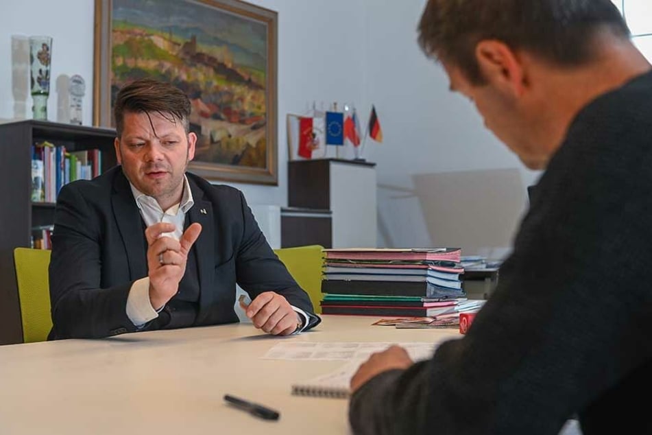 OB Thomas Zenker (43) sieht dem Bürgerentscheid am 26. Mai vorsichtig optimistisch entgegen.