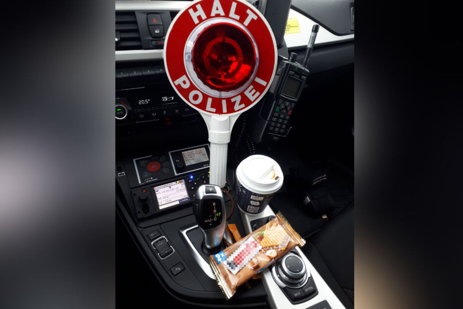 Halt! But first: Coffee and Haselnusstafel.