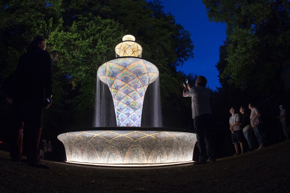 Nach vierjähriger Restaurantion wurde 2016 der Brunnen im Stil des Art déco wieder in Betrieb genommen.
