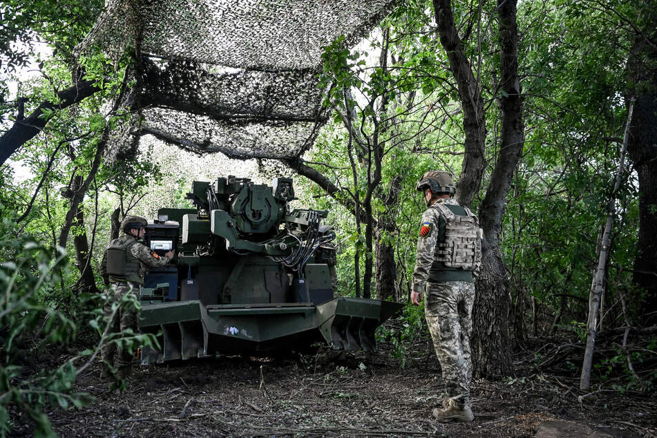 Soldaten der 55. Artilleriebrigade befinden sich in einem Kampfeinsatz in Richtung Pokrowsk in der Ostukraine. (Archivbild)