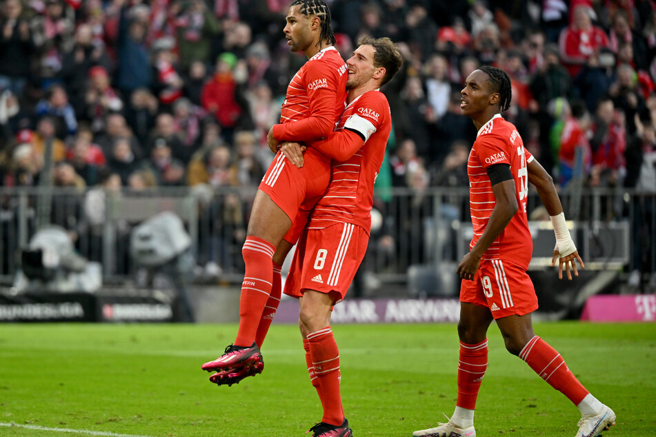 Serge Gnabry (l.) sorgte mit seinem Treffer zum 3:0 für den Endstand zwischen dem FC Bayern München und dem VfL Bochum.